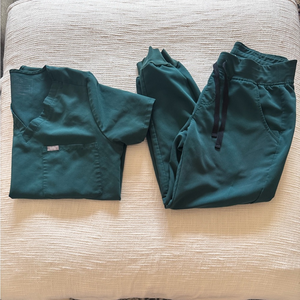 SOLD- Figs Women Forest Green Set (Small Petite & Medium)